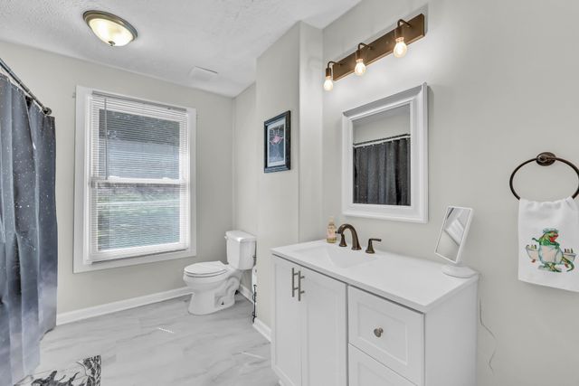 2331 Seven Mile Ferry Rd, Clarksville, TN 37040