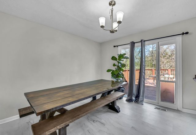 2331 Seven Mile Ferry Rd, Clarksville, TN 37040