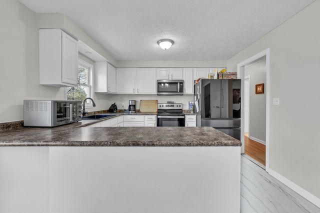 2331 Seven Mile Ferry Rd, Clarksville, TN 37040