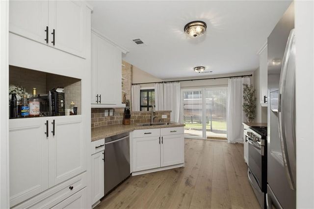 1029 Deer Hollow Drive, Woodstock, GA 30189