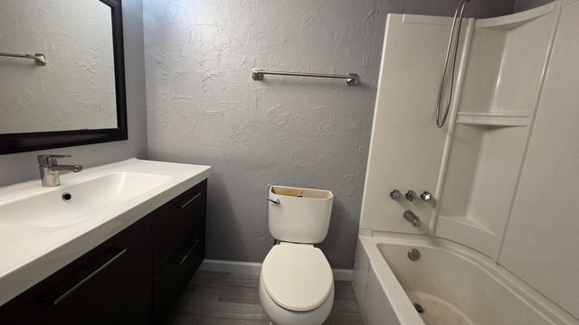 6020 NW 44th Street 108, Lauderhill, FL 33319