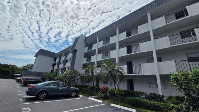 6020 NW 44th Street 108, Lauderhill, FL 33319