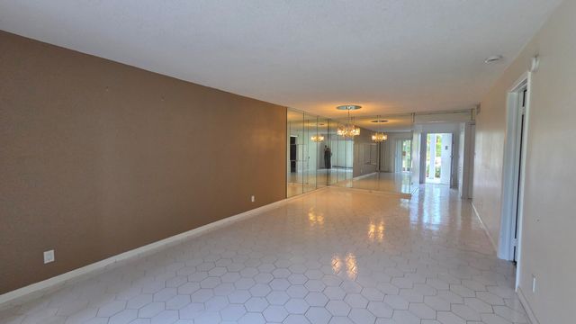 6020 NW 44th Street 108, Lauderhill, FL 33319