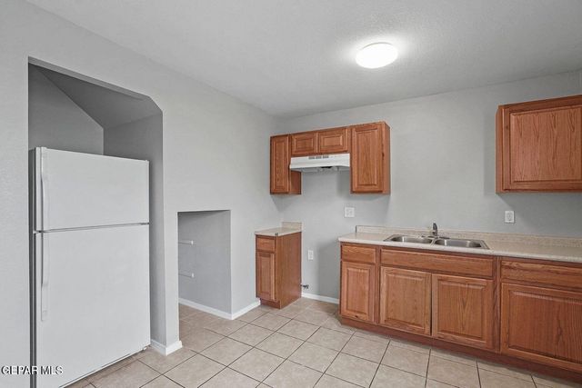 6325 GEIGER Avenue B, El Paso, TX 79905