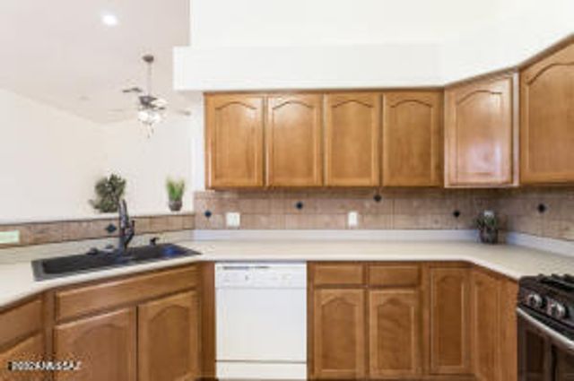 3657 Herba De Maria, Sierra Vista, AZ 85650