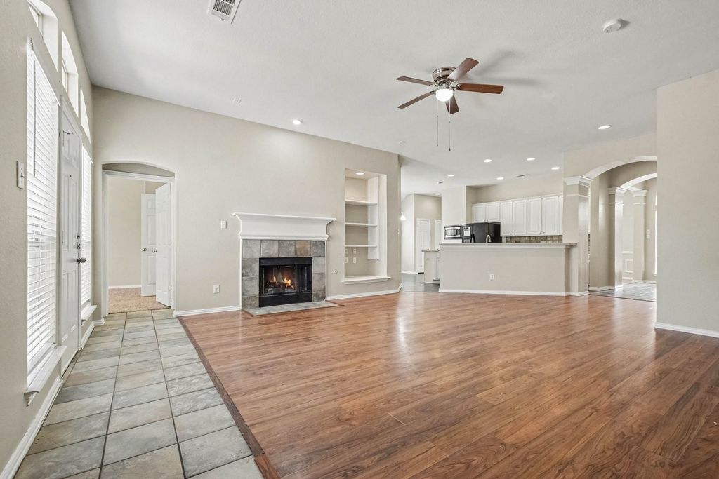 3604 Magnolia Circle, The Colony, TX 75056 — photo 2