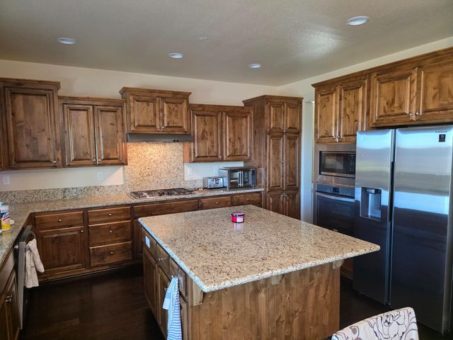 1639 Redmond Dr, Rocklin, CA 95765