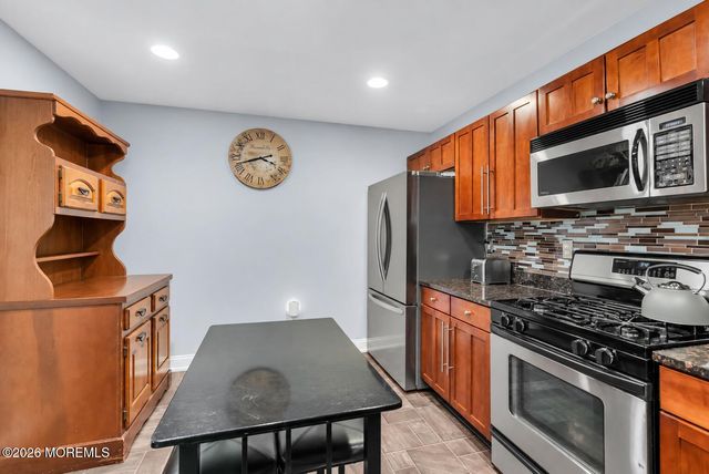 10 Topeka Court, Tinton Falls, NJ 07712