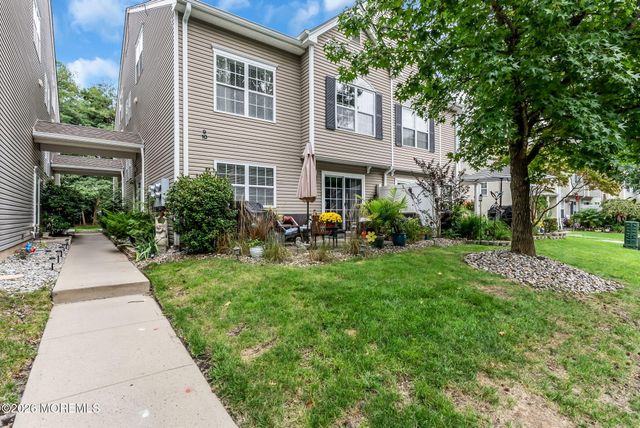 10 Topeka Court, Tinton Falls, NJ 07712