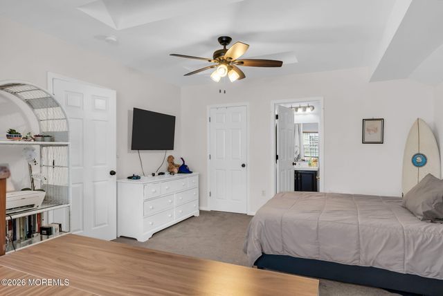 10 Topeka Court, Tinton Falls, NJ 07712