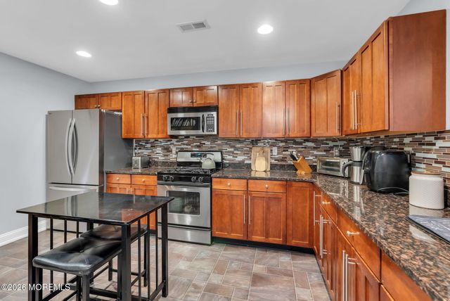10 Topeka Court, Tinton Falls, NJ 07712