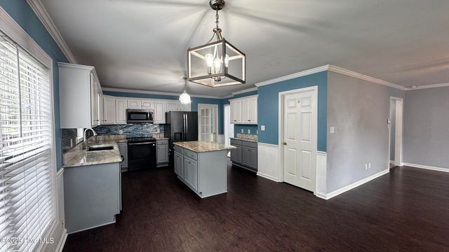 232 Newport Drive, Jacksonville, NC 28540