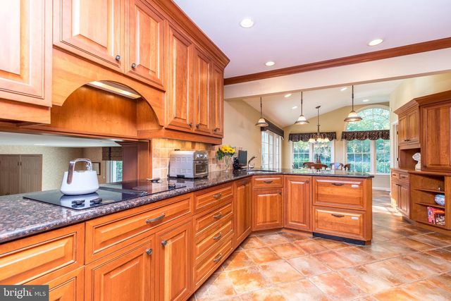 1212 DUNCAN DR, Dresher, PA 19025