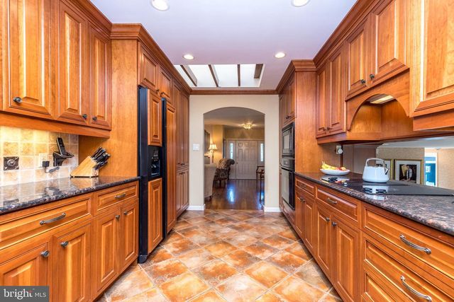 1212 DUNCAN DR, Dresher, PA 19025