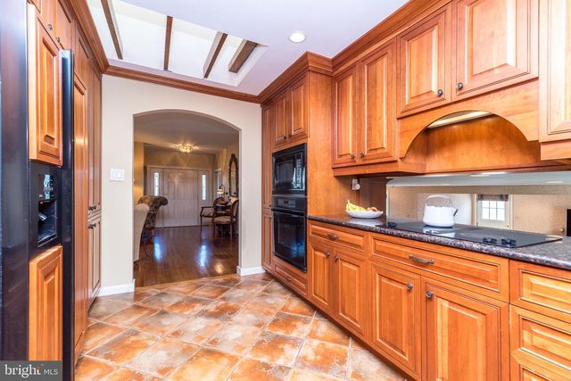 1212 DUNCAN DR, Dresher, PA 19025