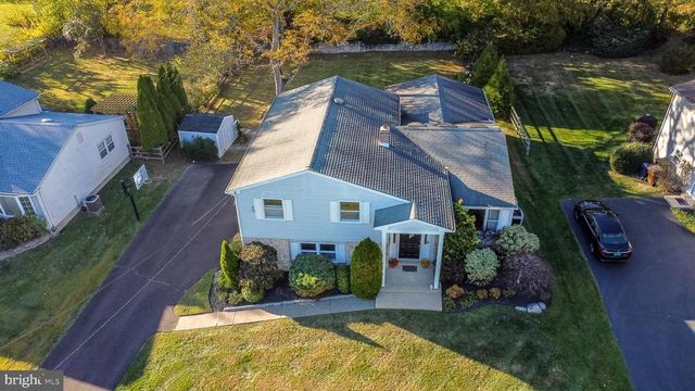 1212 DUNCAN DR, Dresher, PA 19025