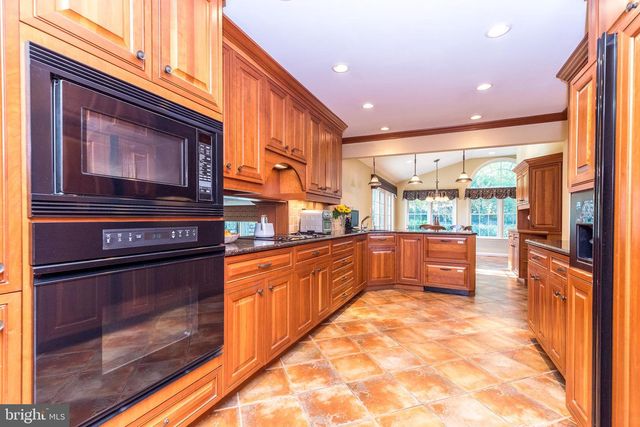 1212 DUNCAN DR, Dresher, PA 19025