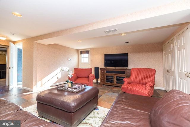 1212 DUNCAN DR, Dresher, PA 19025