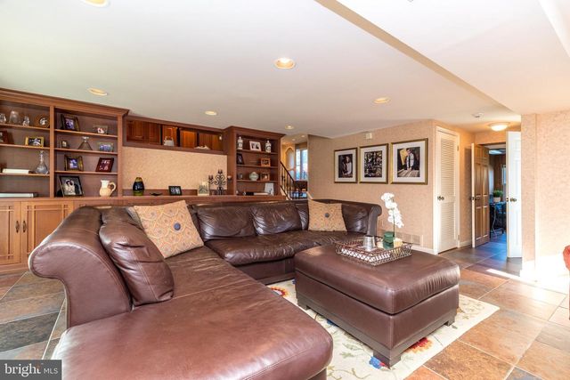 1212 DUNCAN DR, Dresher, PA 19025