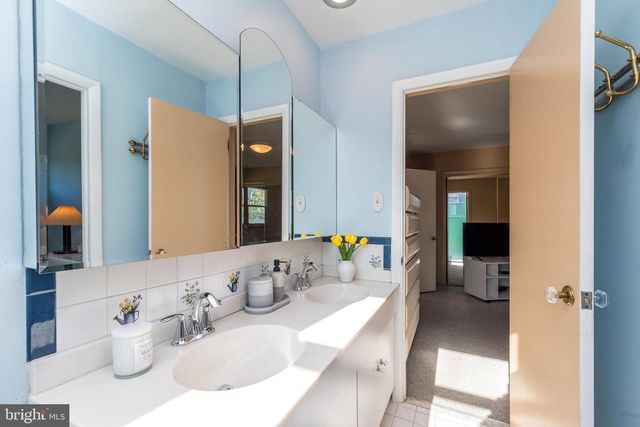 1212 DUNCAN DR, Dresher, PA 19025