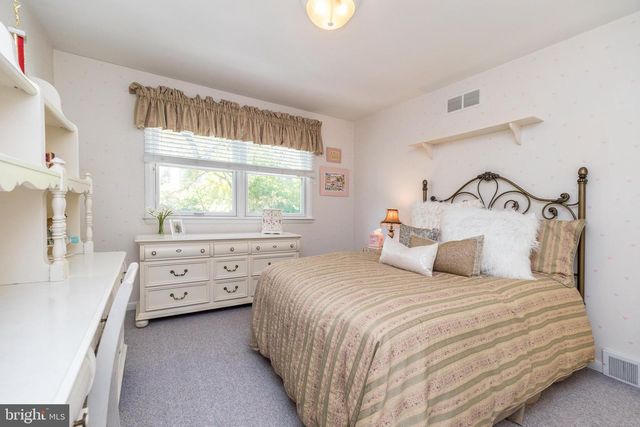 1212 DUNCAN DR, Dresher, PA 19025