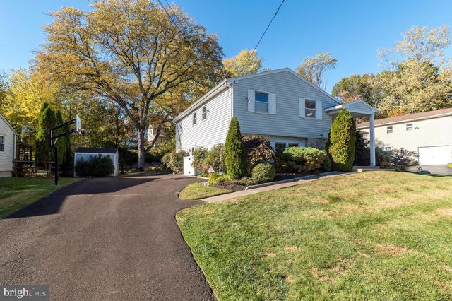 1212 DUNCAN DR, Dresher, PA 19025