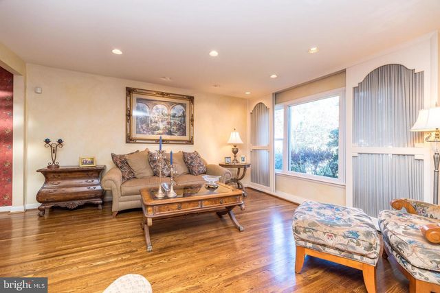 1212 DUNCAN DR, Dresher, PA 19025