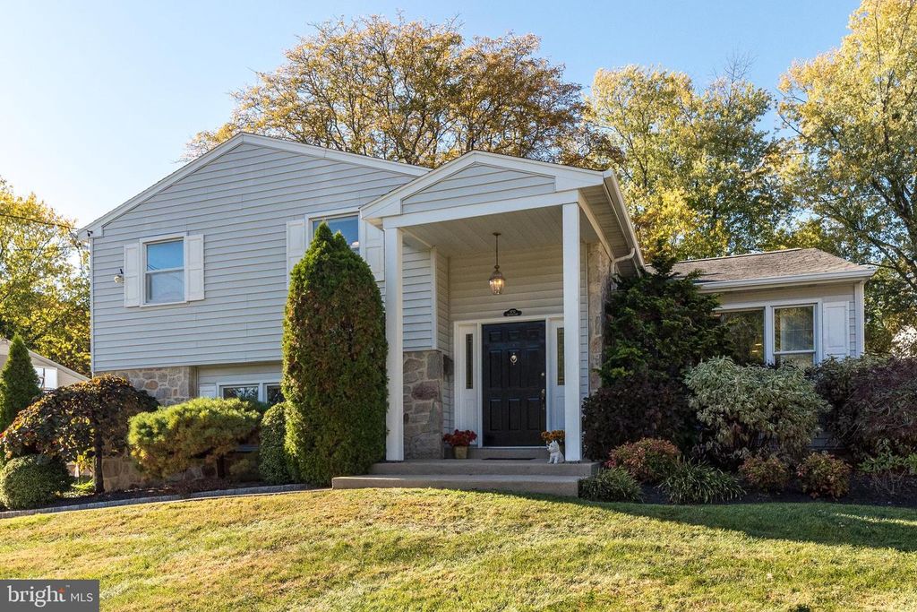 1212 DUNCAN DR, Dresher, PA 19025