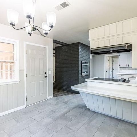 2110 65th Street, Lubbock, TX 79412