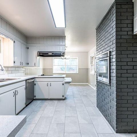 2110 65th Street, Lubbock, TX 79412