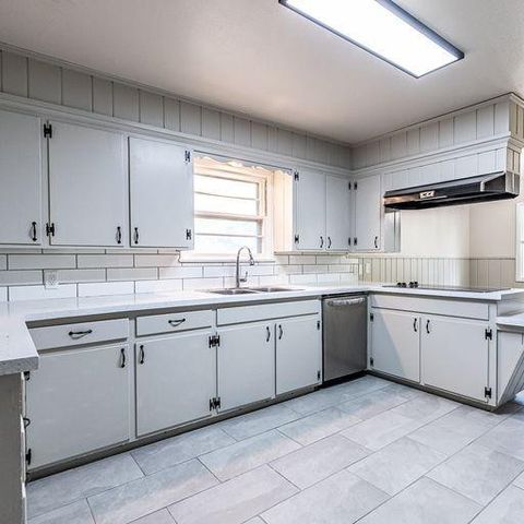 2110 65th Street, Lubbock, TX 79412