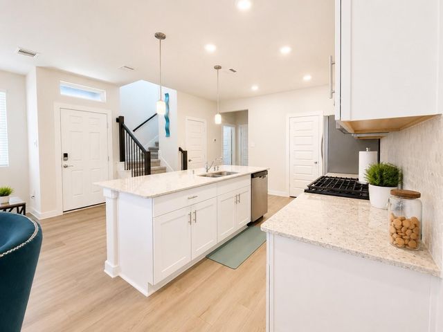 624 Pelican Drive, Kemah, TX 77565