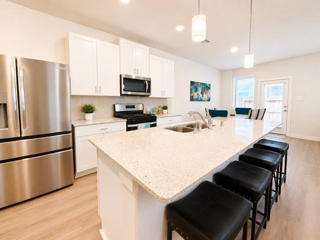 624 Pelican Drive, Kemah, TX 77565