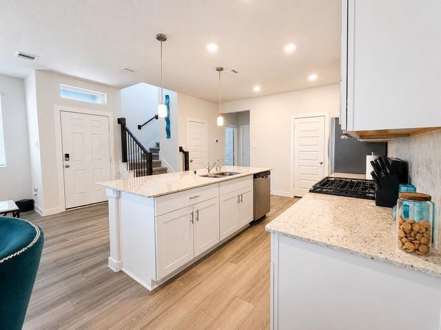 624 Pelican Drive, Kemah, TX 77565
