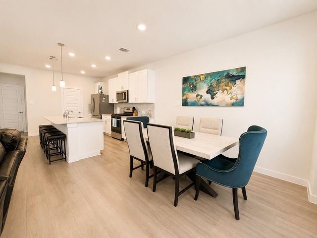 624 Pelican Drive, Kemah, TX 77565