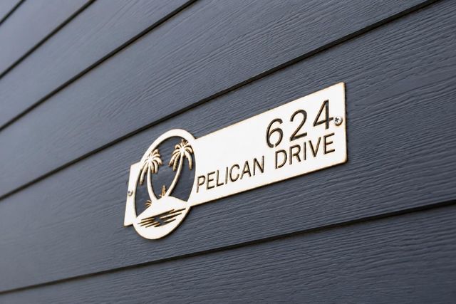 624 Pelican Drive, Kemah, TX 77565