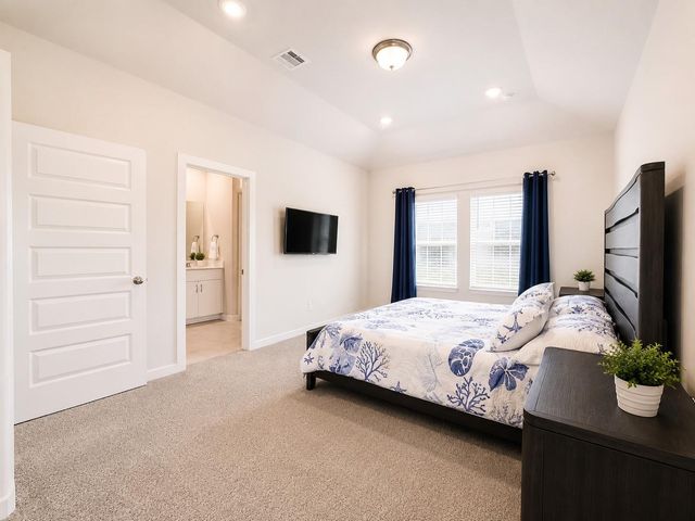 624 Pelican Drive, Kemah, TX 77565
