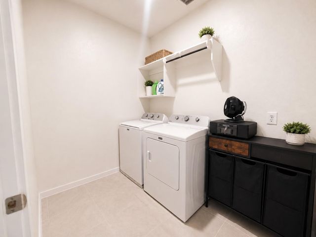 624 Pelican Drive, Kemah, TX 77565
