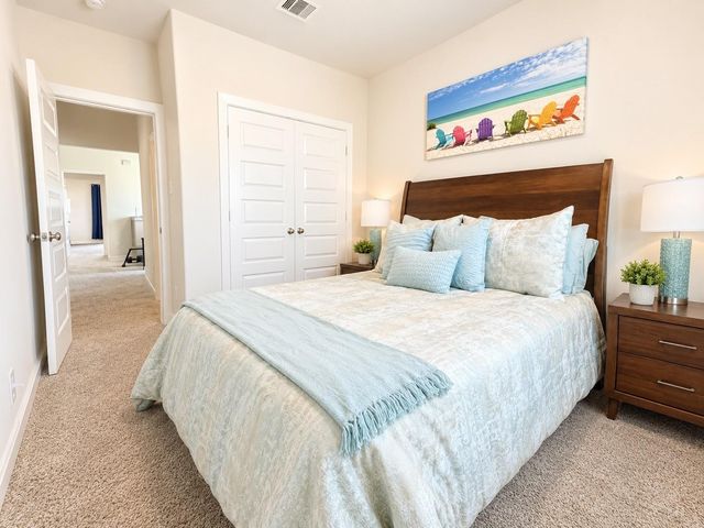 624 Pelican Drive, Kemah, TX 77565