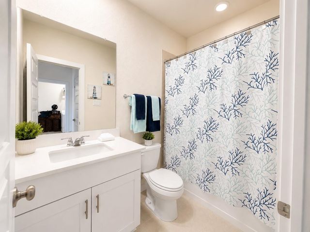 624 Pelican Drive, Kemah, TX 77565