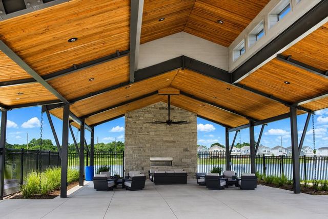 624 Pelican Drive, Kemah, TX 77565