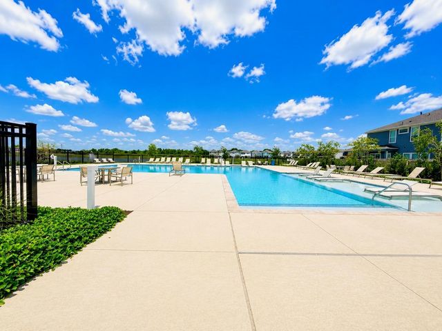 624 Pelican Drive, Kemah, TX 77565