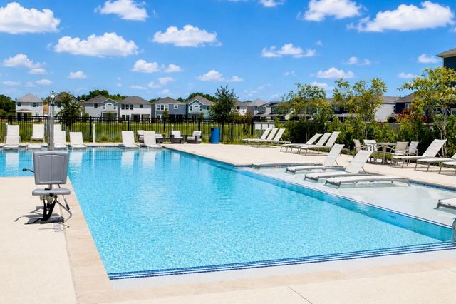624 Pelican Drive, Kemah, TX 77565