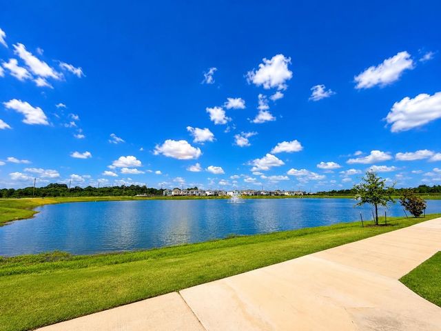 624 Pelican Drive, Kemah, TX 77565