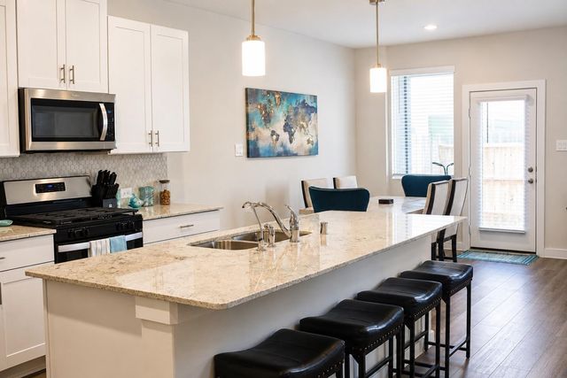 624 Pelican Drive, Kemah, TX 77565
