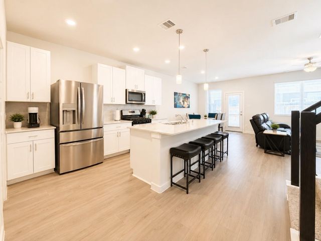 624 Pelican Drive, Kemah, TX 77565