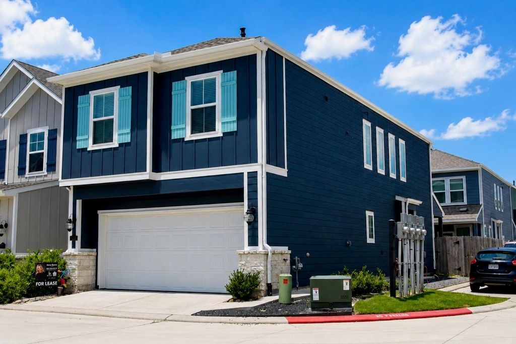 624 Pelican Drive, Kemah, TX 77565