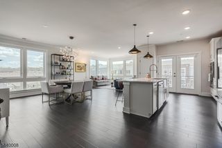 3 Vanderbilt Blvd 402, Florham Park Boro, NJ 07932