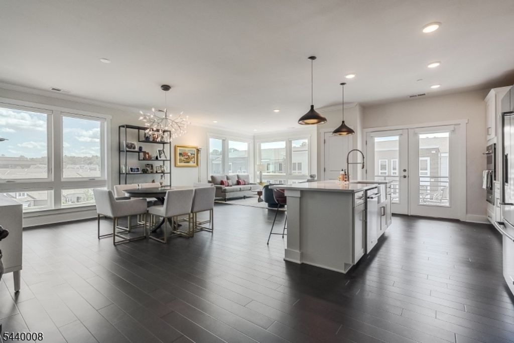 3 Vanderbilt Blvd 402, Florham Park Boro, NJ 07932
