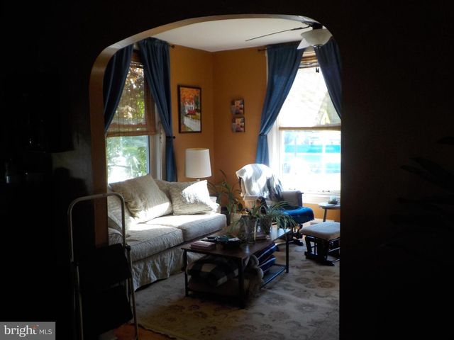 30 S PEACE ALY, Elizabethtown, PA 17022